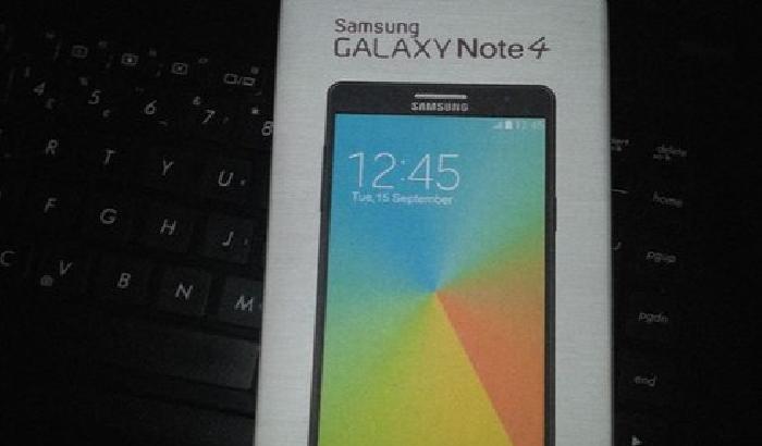 00026C-la-custodia-del-samsung-galaxy-note-4-1 La custodia del Samsung Galaxy Note 4