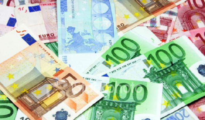 0004EF Tagli all'istruzione, agli asili nido, alle famiglie e alla sanit