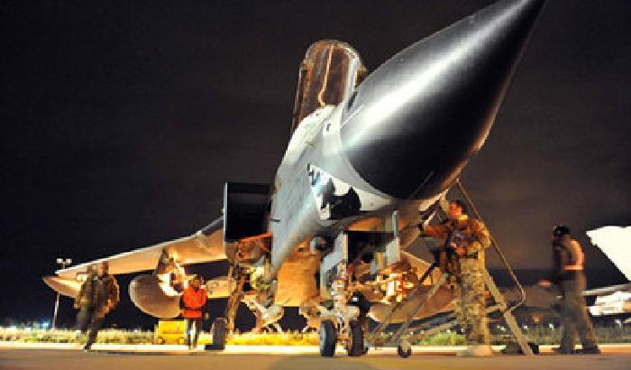 Caccia F-35: il governo va avanti