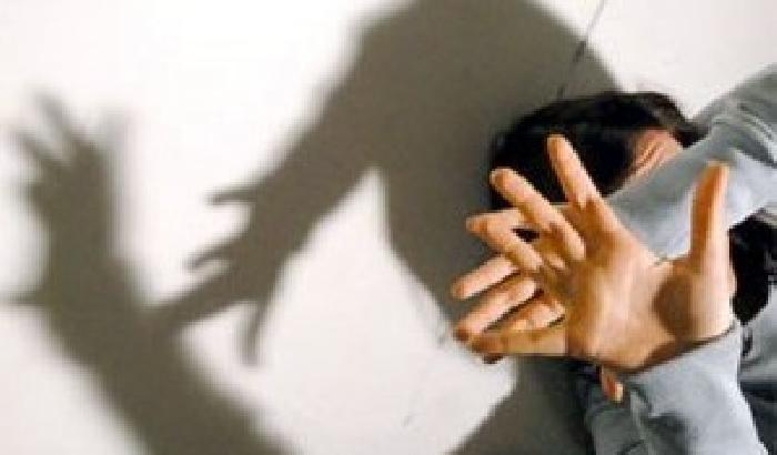 Stupro di gruppo, niente galera. Lo dice la legge