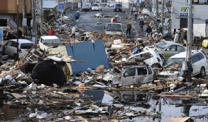 Un anno fa lo tsunami che dal Giappone travolse il mondo