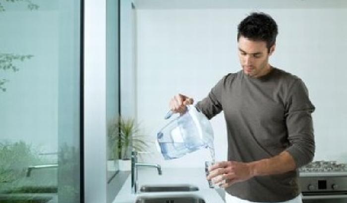 Non ti perdere in un bicchier o caraffa d'acqua