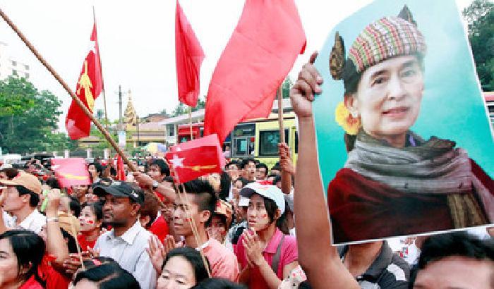 0024BB-NEWS_18682 In Birmania sapore di democrazia