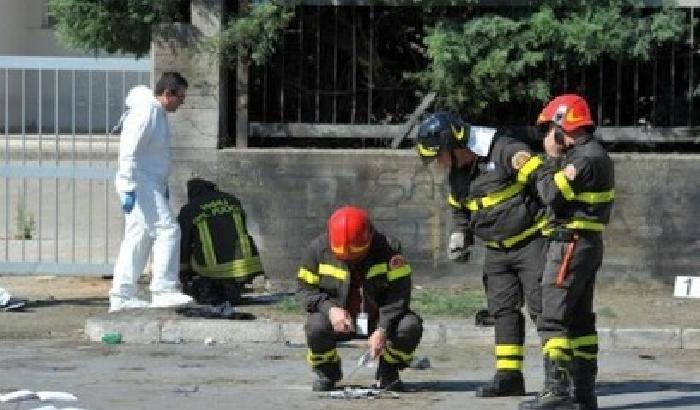 Brindisi, fermato un sospetto. Ma la procura è cauta