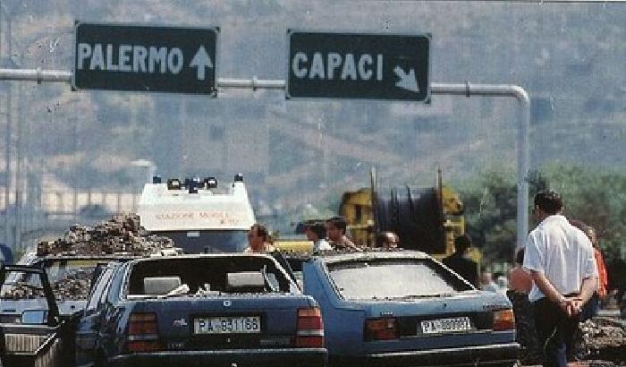 Falcone, le istituzioni si dimenticano degli uomini della scorta