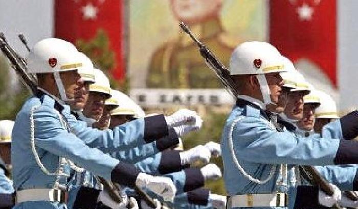 I panni sporchi dell’esercito turco si lavano su Facebook