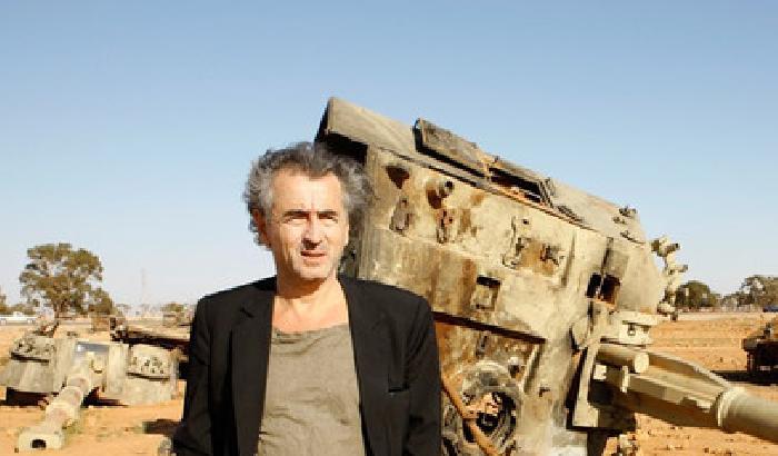 006867-NEWS_48732 Bernard-Henry Levy, la guerra come una sfilata