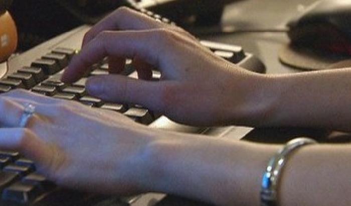 00793F-NEWS_56311 Usa, mamma hacker alza i voti ai figli. Incriminata