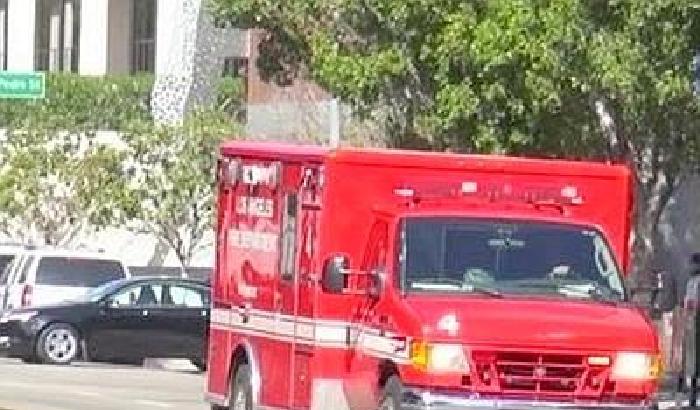 A 100 anni investe bambini e genitori davanti alla scuola