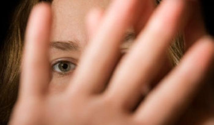 Picchiata a sangue dalla madre perché usava troppo Facebook