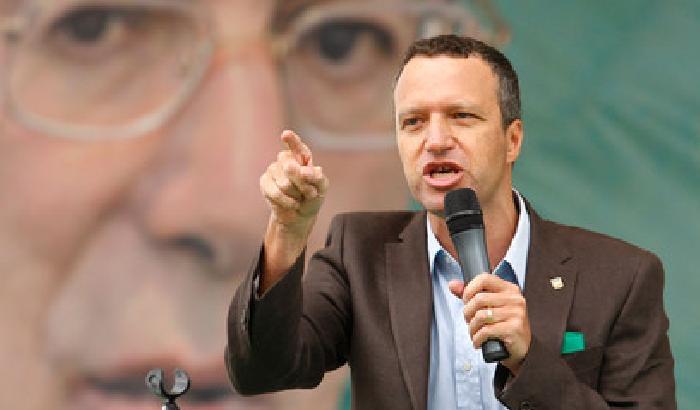 Il falso Tosi su twitter inganna Formigoni