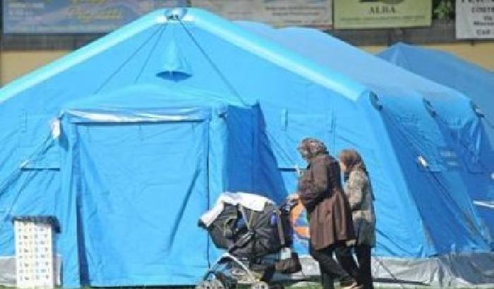 008079-NEWS_60503 Terremoto in Emilia: nelle tendopoli rimangono solo gli immigrati