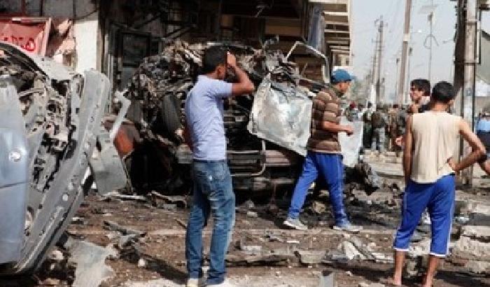 00810A-NEWS_60797 Massacro in Iraq, un'autobomba uccide 7 persone