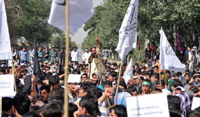 Scontri alla base Usa di Kabul per il film su Maometto: 40 feriti