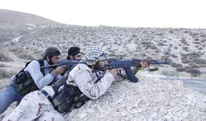 In Siria i ribelli conquistano i posti di confine con la Turchia