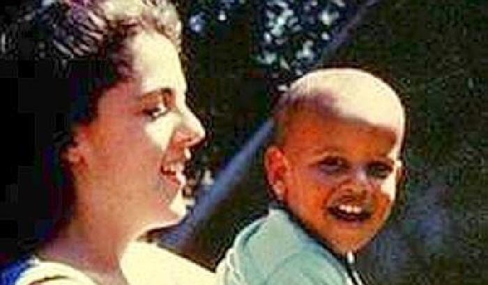 Fango su Obama: falso porno con sua madre