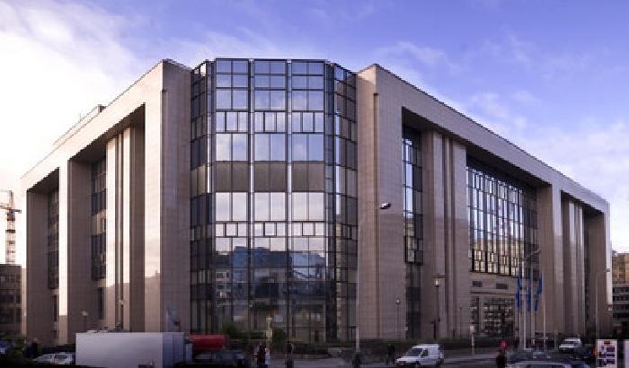 Vertice Ue: scritta nazista nel bagno