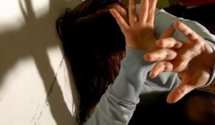 Pedofilo filmava violenze sui minorenni. Arrestato