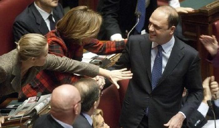 009065-NEWS_69091 Il portavoce di Silvio: il governo Monti è finito