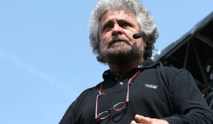 0001EF-NEWS_788 Ora Grillo è candidato premier