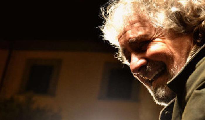 009E3E-NEWS_76979 Grillo: no inciuci, Bersani e Berlusconi falliti