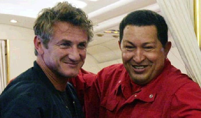 L'addio a Chavez di Stone e Sean Penn