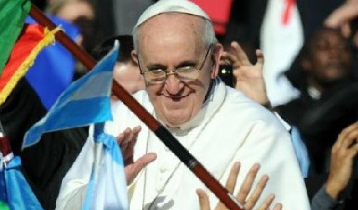 Francesco, il Papa senza casa in piazza con i giovani