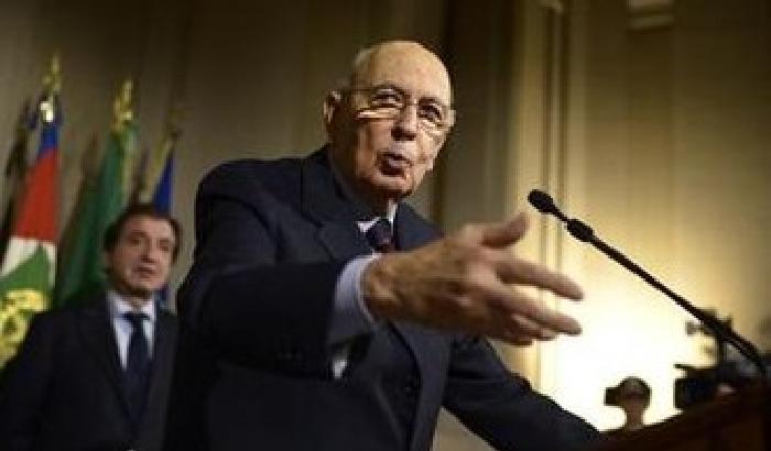 00A48F-NEWS_80503 Il saggio Napolitano prova a salvare l'Italia