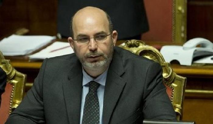 00A491-NEWS_80507 Il grillino Crimi parla con lingua biforcuta