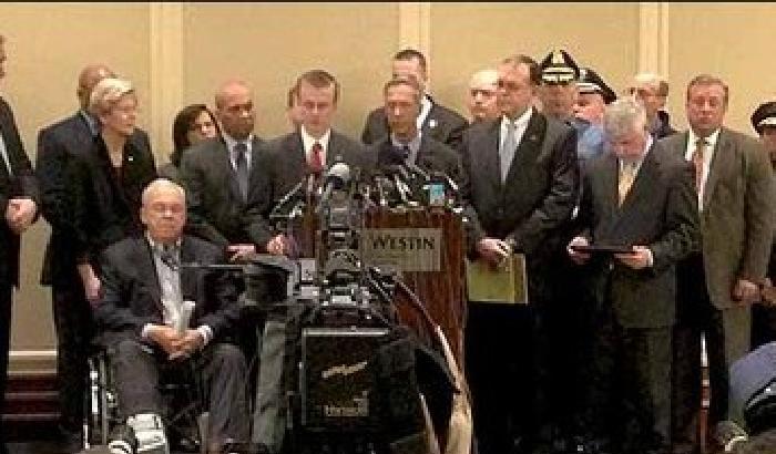 Boston, sospetto muore in una sparatoria. L'altro in fuga