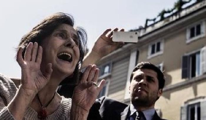 Fuori dal Parlamento la protesta degli scontenti