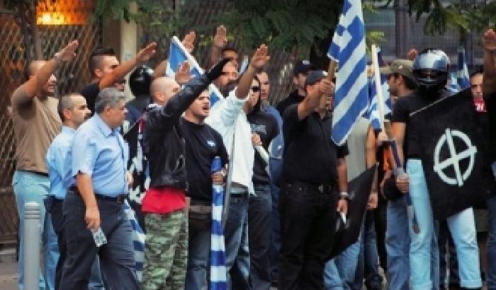 Alba Dorata raccoglie sangue puro solo per cittadini greci