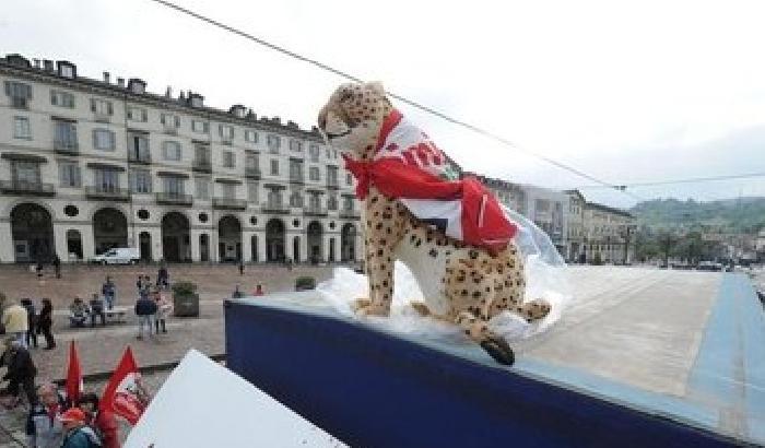 Primo maggio: a Torino gli autonomi occupano il palco