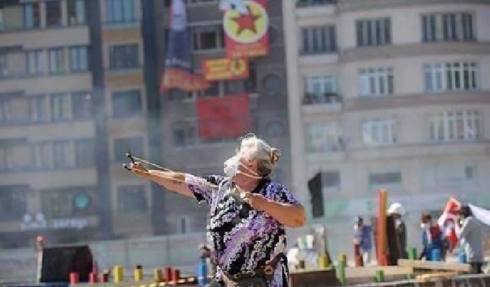 Piazza Taksim, indignazione e cuore in gola