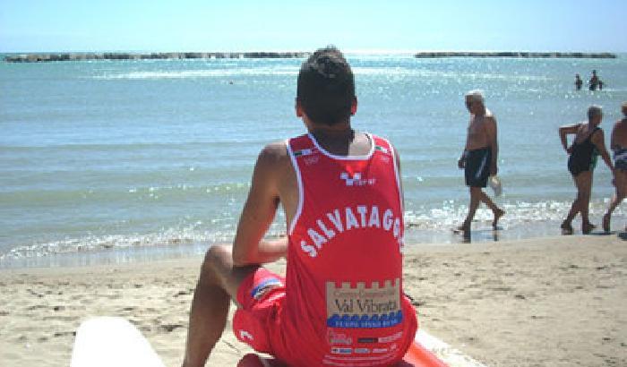 00B1D5-NEWS_87674 A 80 anni molesta il bagnino: denunciata per stalking