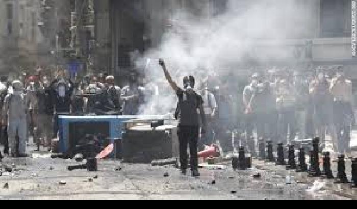 Scontri a Istanbul, Taksim bloccata