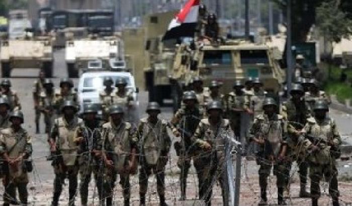 00B613-NEWS_90141 Egitto: il reporter che riprende in diretta la sua morte