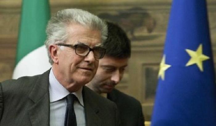 00B8CC-NEWS_91904 Zanda (Pd) su Berlusconi: no a reazioni eversive, pensiamo all'alleanza