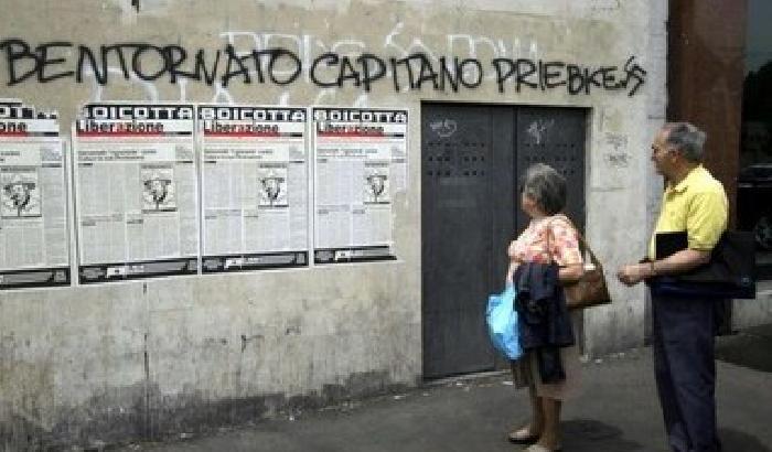 Scritte inneggianti alle SS sulla sede dei partigiani