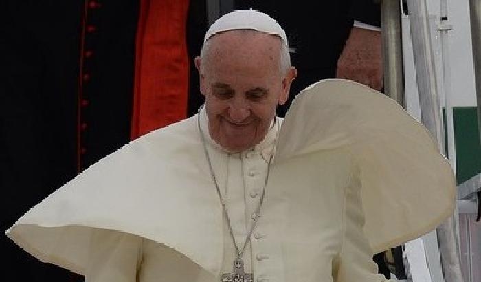 00B8D2-NEWS_91915 Il Papa: chi sono io per giudicare i gay?