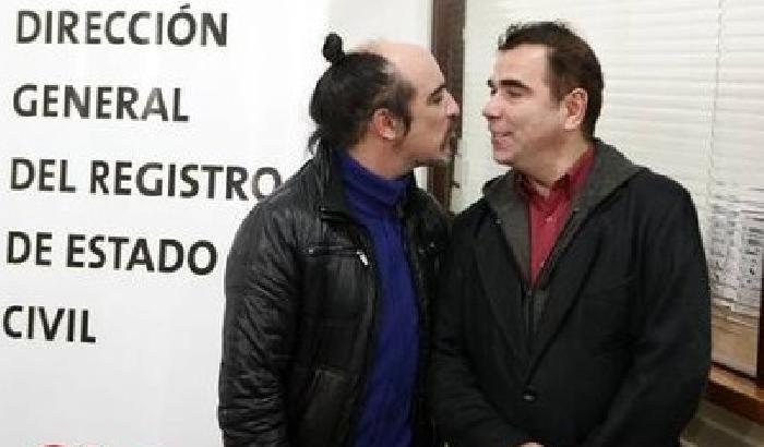 Prime nozze gay in Uruguay