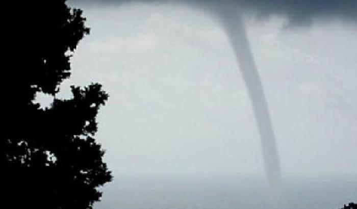 00BBE4-NEWS_93762 Tromba d'aria: disagi a Roma e sul litorale