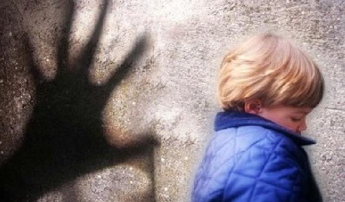 Voleva rapire e mangiare bambini: pedofilo condannato a 27 anni