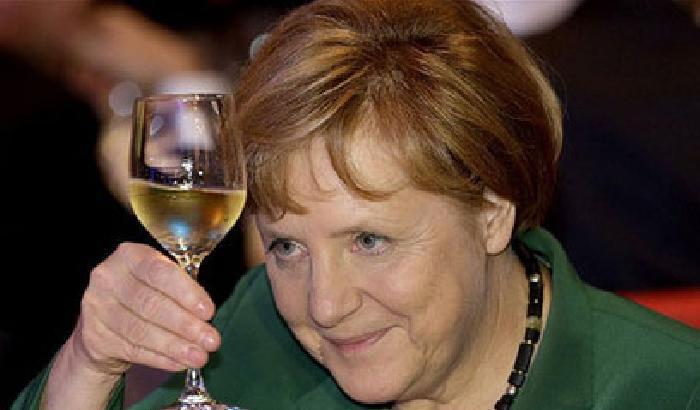 00C08D-NEWS_96595 Merkel trionfa alle elezioni: maggioranza assoluta