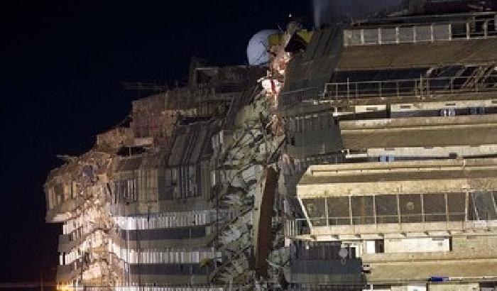 00C0E8-NEWS_96810 Concordia: dopo la rotazione nuove perizie a bordo