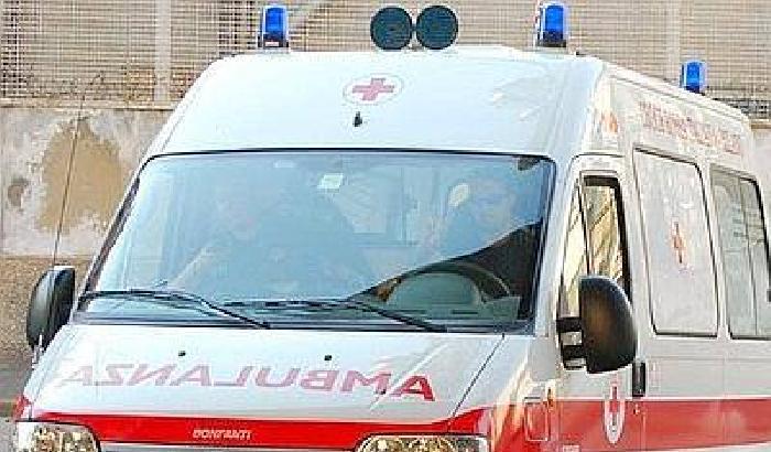 Schiacciata da una macchina: ancora una tragedia sul lavoro