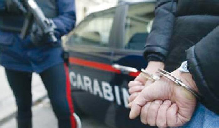 00C174-NEWS_97107 Picchia la moglie e molesta la figlia, arrestato