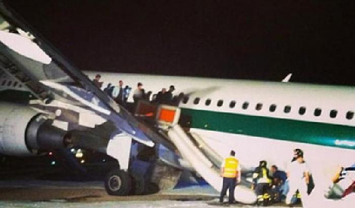 00C1B1-NEWS_97237 Atterraggio d'emergenza a Fiumicino: le immagini