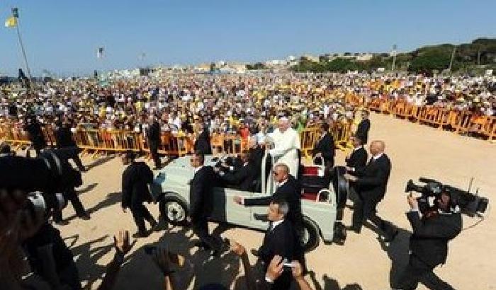 00C230-NEWS_97504 L'ira del Papa su Lampedusa: vergogna