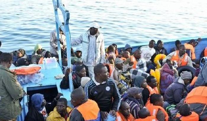I naufraghi di Lampedusa indagati per immigrazione clandestina